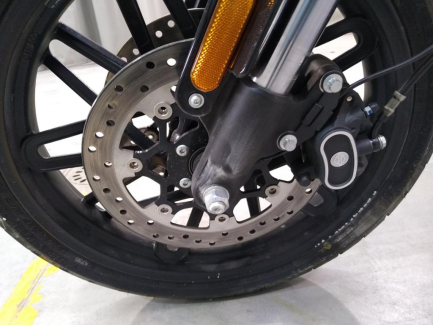 Zdjęcie przedmiotu: Harley Davidson Sportster Roadster