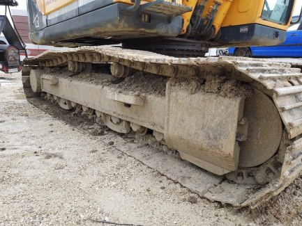 Zdjęcie przedmiotu: Crawler excavator Hyundai ROBEX 210 LC-9