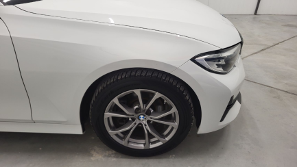 Zdjęcie przedmiotu: BMW 318i Sport Line aut