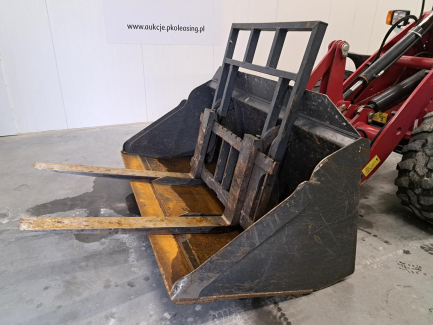 Zdjęcie przedmiotu: Ładowarka kołowa przegubowa YANMAR V80 (SCHAEFF TL80) 
