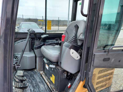 Zdjęcie przedmiotu: Гусеничний міні-екскаватор Case CX 19C