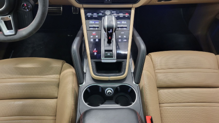 Zdjęcie przedmiotu: Porsche Cayenne Turbo Błędny wpis mocy i pojemności silnika w DR