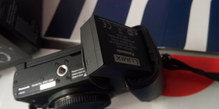 Zdjęcie przedmiotu: PANASONIC LUMIX DMC-GX8 digital camera + Panasonic Lumix G 25mm f1.7 lens + Qudralite Stroboss 36 Olympus / Panasonic + Tripod Manfrotto Compact Action