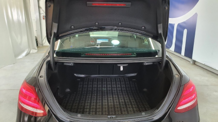 Zdjęcie przedmiotu: Mercedes-benz E220 d 4-Matic 9G-TRONIC