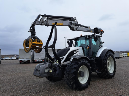 VALTRA T255 agricultural tractor + KESLA 316T crane