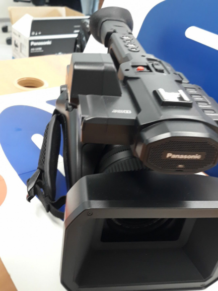 Zdjęcie przedmiotu: PANASONIC AG-UX90 CAMERA + аксесуари