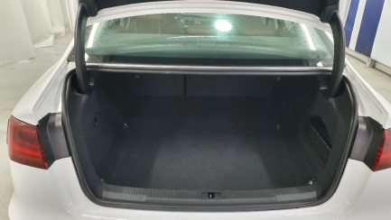 Zdjęcie przedmiotu: Audi A6 sedan 2.0 TDI ultra S tronic