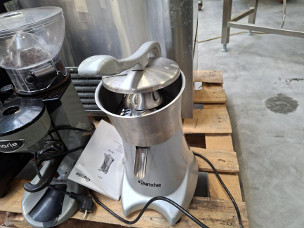 Zdjęcie przedmiotu: A set of catering equipment