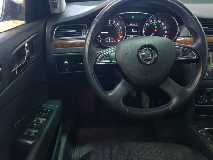 Zdjęcie przedmiotu: Skoda Superb