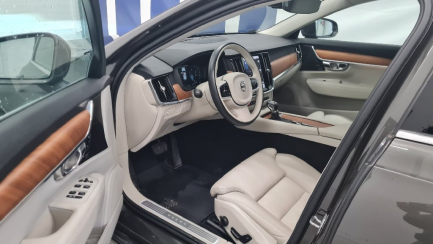 Zdjęcie przedmiotu: Volvo V90 D4 Momentum Pro aut