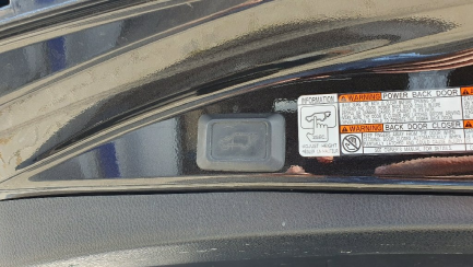 Zdjęcie przedmiotu: TOYOTA, RAV4 16-18, Hybrid Premium 4x2