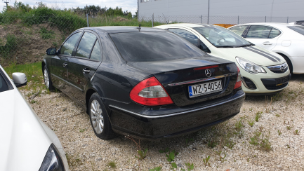 Zdjęcie przedmiotu: Пропозиція на сміття седана Mercedes-Benz E