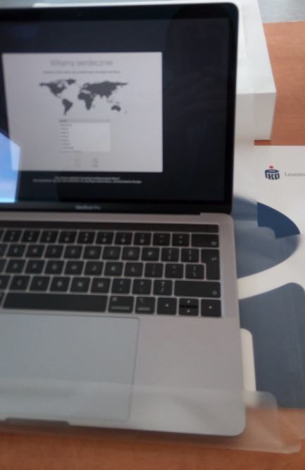 Zdjęcie przedmiotu: Apple MacBook Pro 13-inch with Touch Bar 2.4GHz quad-core 8th generation Intel Core i5 processor, 16GB, 512GB, Space Gray