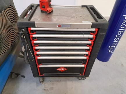 Zdjęcie przedmiotu: Workshop equipment set