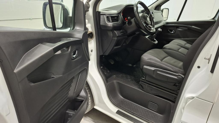 Zdjęcie przedmiotu: RENAULT/CARPOL Trafic Combi 2.0 dCi L2 Equilibre E6d 3.1t