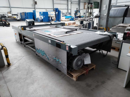 Zdjęcie przedmiotu: St&oacute;ł do rozkroju tkanin typu KATER D&D System L.Domino R.Dziadura sp.j INVENT TC3S-25-KPL