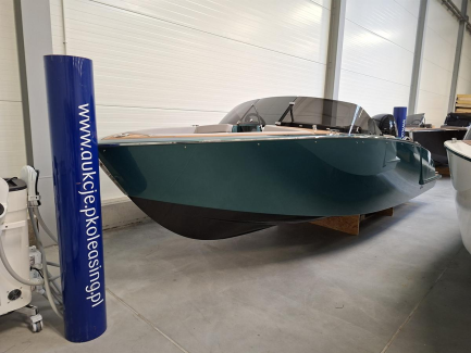 Zdjęcie przedmiotu: Ł&oacute;dź motorowa VTS FLYING SHARK CAPRI BOWRIDER 5.7