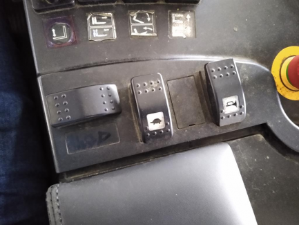 Zdjęcie przedmiotu: W&oacute;zek widłowy wysokiego składowania OM XR 14 ac