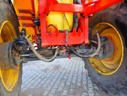 Zdjęcie przedmiotu: KVERNELAND GROUP IXTRACK C60 trailed sprayer