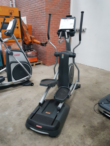Zdjęcie przedmiotu: STAR TRAC sports equipment set 1x TREADMILL + 3x ORBITREK