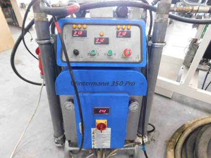 Zdjęcie przedmiotu: A set for spraying and polyurethane injection