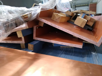 Zdjęcie przedmiotu: Wiosenne obniżki| Prowizja 0% A set of display cabinets (Two-door closed cabinet 1200x330x960mm - 4 pcs., Glass shelves 400x600 - 4 pcs., Glass shelves 1400x300 - 2 pcs.)