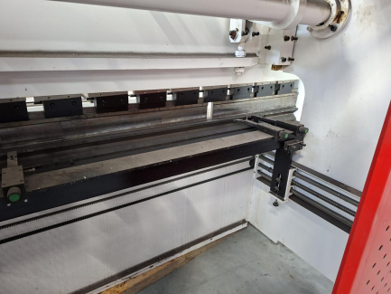 Zdjęcie przedmiotu: Hydraulic press brake ZENITH WC67Y 125x3200