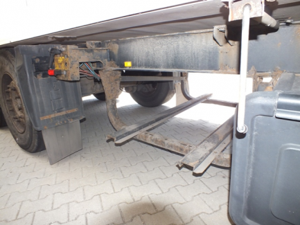 Zdjęcie przedmiotu: SCHMITZ CARGOBULL SK0 24 / L-13.4FP80 / 60 isothermal semi-trailer