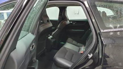 Zdjęcie przedmiotu: Volvo XC60 D4 SCR Momentum aut