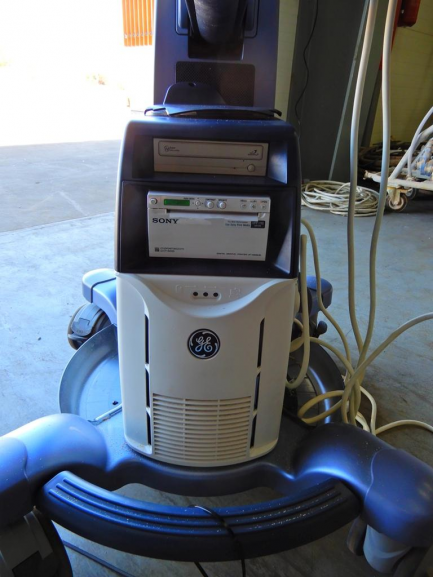 Zdjęcie przedmiotu: GE Ultrasound Korea ultrasound machine. Ltd. LOGIQ S8 R1 is R2 UPG