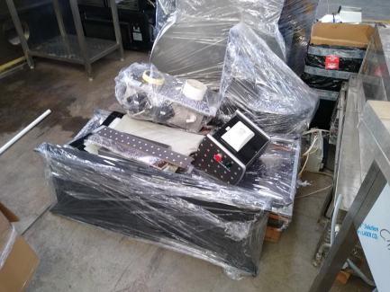 Zdjęcie przedmiotu: Cryogenic chamber P.P.H JUKA KRIOSAUNA 0104-1 + Tank for liquid nitrogen