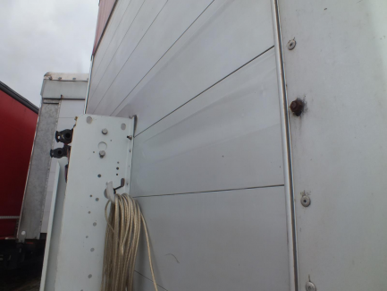 Zdjęcie przedmiotu: SCHMITZ CARGOBULL SCB*S3T Curtain semitrailer