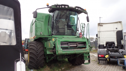 Zdjęcie przedmiotu: JOHN DEERE T660 T600 harvester with HEDER 625R / 625R