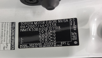Zdjęcie przedmiotu: Toyota C-HR 2.0 HYBRID STYLE CVT