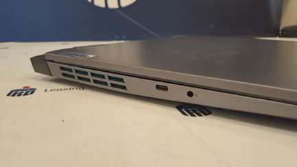 Zdjęcie przedmiotu: Notebook / Laptop LENOVO LOQ 15IRH8 15.6" IPS 144Hz i5-12450H 16GB RAM 512GB SSD GeForce RTX4060 DLSS 3 Windows 11 Home