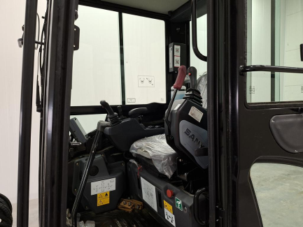 Zdjęcie przedmiotu: Mini koparka SANY SY26U