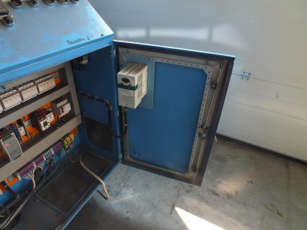 Zdjęcie przedmiotu: GENERAL PLASTICS GB-P50T GB-P50T pneumatic bottler