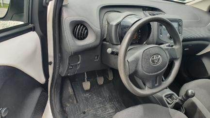 Zdjęcie przedmiotu: Toyota Aygo 1.0 VVT-i X