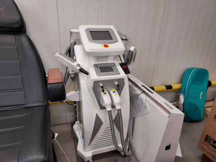 Zdjęcie przedmiotu: Bio Profit cosmetic device set (Golden Wave, Beltino, Delite Laserotherap, 2x beauty chair, 2x beauty stool, pedicure chair)