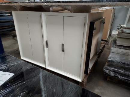 Zdjęcie przedmiotu: Обладнання магазину - меблі (каса, шафа для книг, кубики з висувними ящиками, фронтальні меблі)