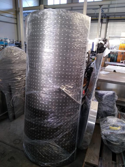 Zdjęcie przedmiotu: Cryogenic chamber P.P.H JUKA KRIOSAUNA 0104-1 + Tank for liquid nitrogen