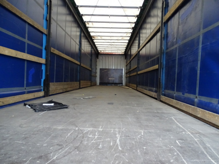 Zdjęcie przedmiotu: KRONE SD curtain semi-trailer