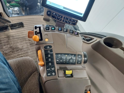 Zdjęcie przedmiotu: Сільськогосподарський трактор JOHN DEERE 8320R