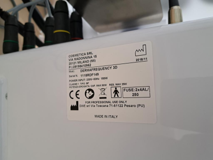 Zdjęcie przedmiotu: Urządzenie kosmetyczne przeznaczone do nieinwazyjnego liftingu sk&oacute;ry twarzy i ciała COSMETICA DERMAFREQUENCY 3D