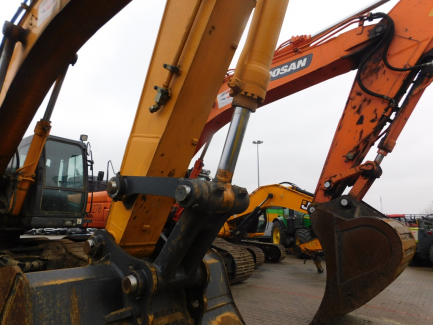 Zdjęcie przedmiotu: Hyundai Heavy Industries CO tracked excavator. LTD. R500LC - 7A