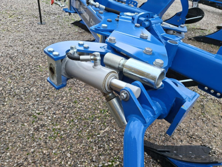 Zdjęcie przedmiotu: OVERUM CX-H4 reversible plough