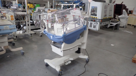 Zdjęcie przedmiotu: Closed incubator for premature babies and sick newborns DRAGER Caleo