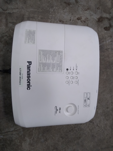 Zdjęcie przedmiotu: PANASONIC PT-VZ580 projector