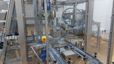 Zdjęcie przedmiotu: Automatic machine for packing butter into TREPKO 822 cubes and collective packing cubes into boxes TREPKO 710