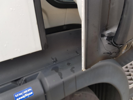 Zdjęcie przedmiotu: PACKAGE AUCTION SCANIA P 380 LB4x2 MLB + Silver Car trailer SRBU 62